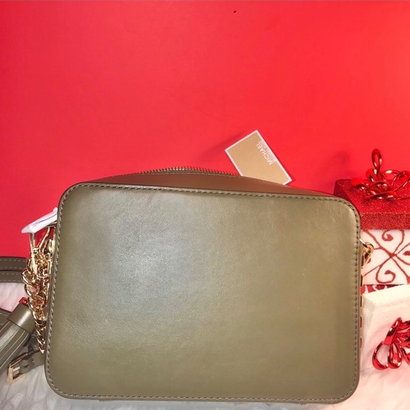 ๐บ NEW MK MICHAEL KORS OLIVE CROSSBODY butterflies - Picture 6 of 8